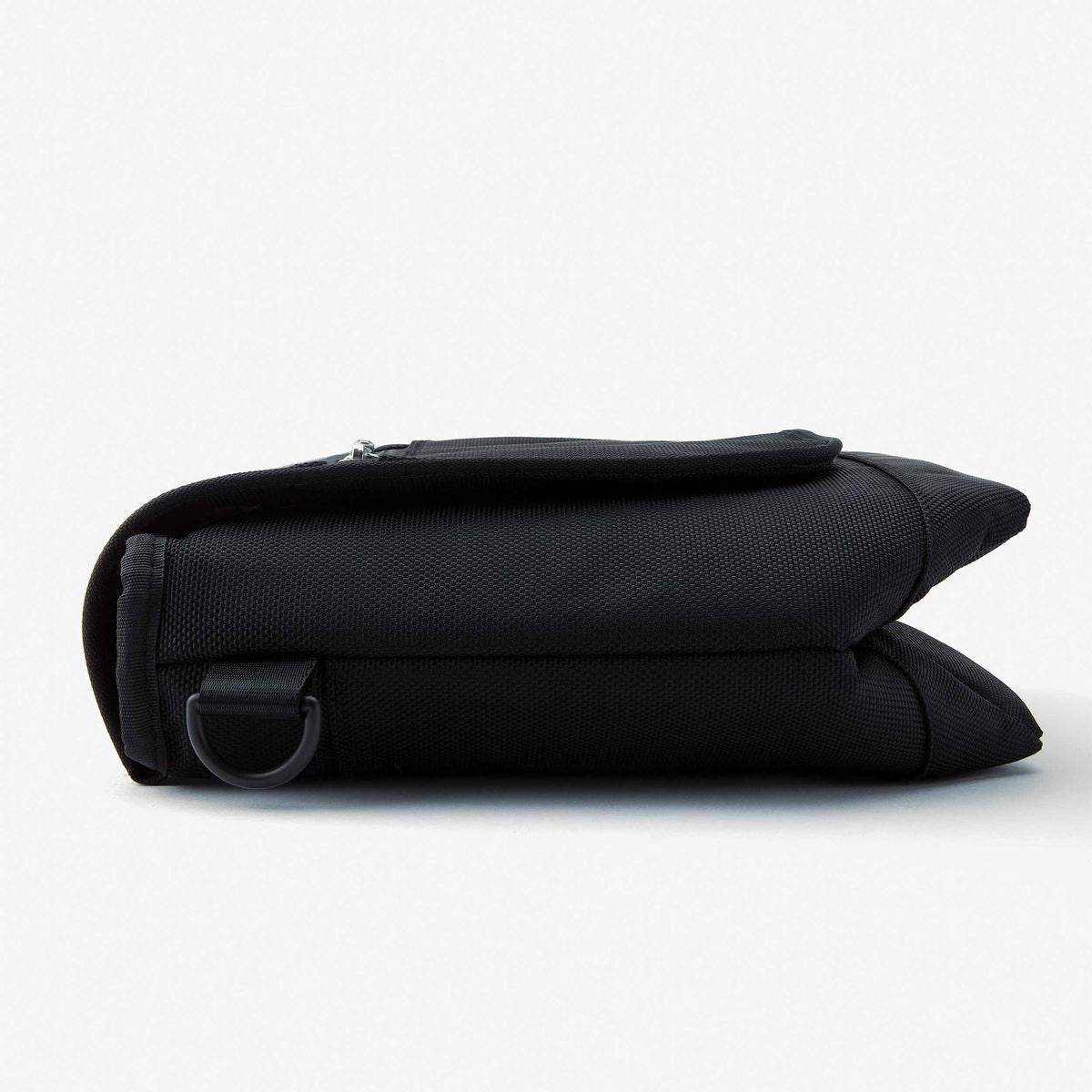 freezable-brooklyn-crossbody-o3 freezable-brooklyn-crossbody-black-ecofreeze-plus-flat_b62870bb-68b1-4c0c-846f-a30840c26944.jpg