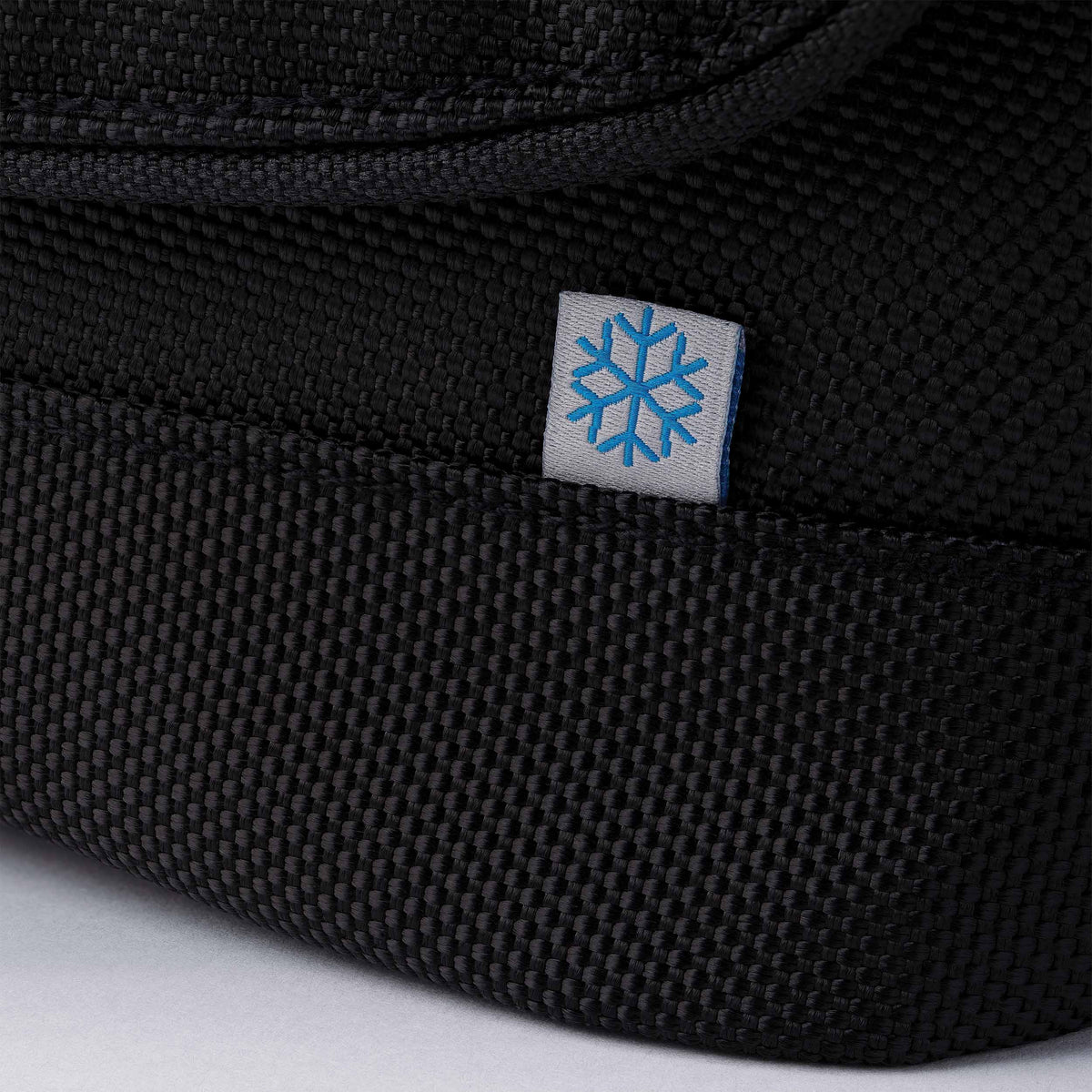 freezable-brooklyn-crossbody-o3 freezable-brooklyn-crossbody-black-ecofreeze-plus-zoom-tag.jpg