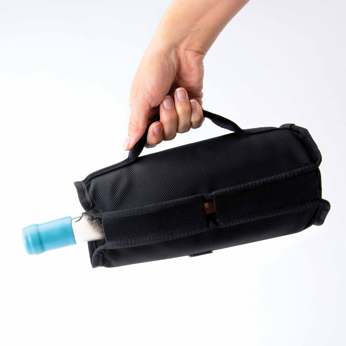 freezable-wine-cooler-w5 freezable-wine-cooler-black-pouring-with-handle.jpg
